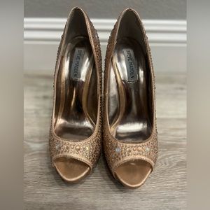 Steve Madden Rose gold heels. Size 8.5 Excellent condition.